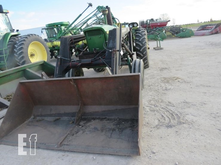 john-deere-3010-image-2