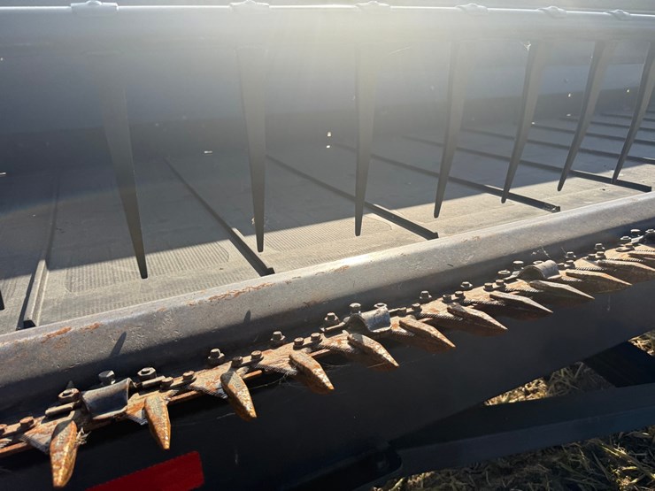 2014-macdon-40-foot-flex-draper-head----header-cart-not-included-image-43