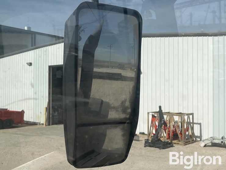 2021-jcb-fastrac-8330-image-15