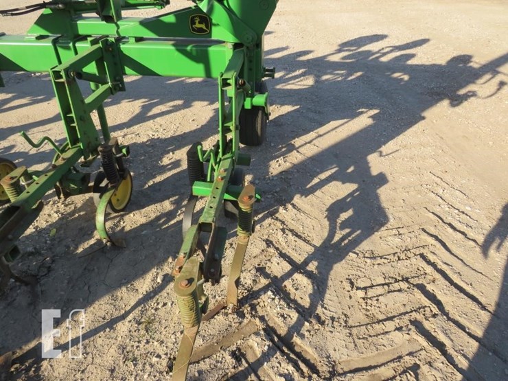 john-deere-845-image-8