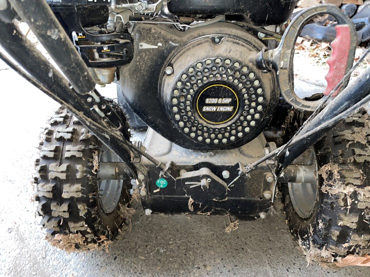 #1417-•-snow-devil-snowblower-(independence,-wi)-image-9