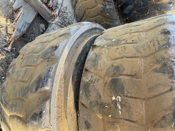 #1443-•-skid-steer-tires-(arcadia,-wi)-image-5