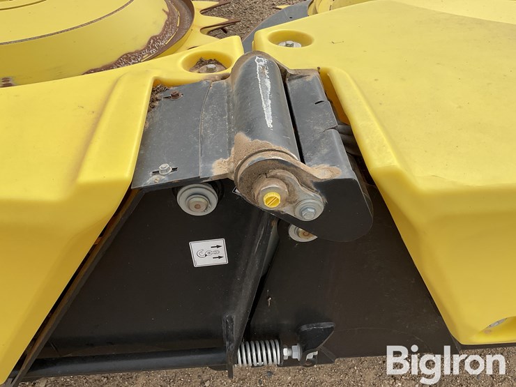 2023-john-deere-772-image-17