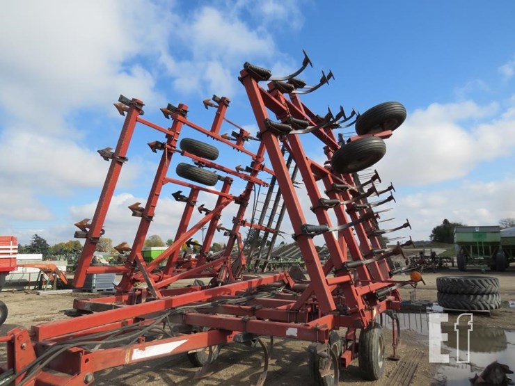 case-ih-4300-image-1