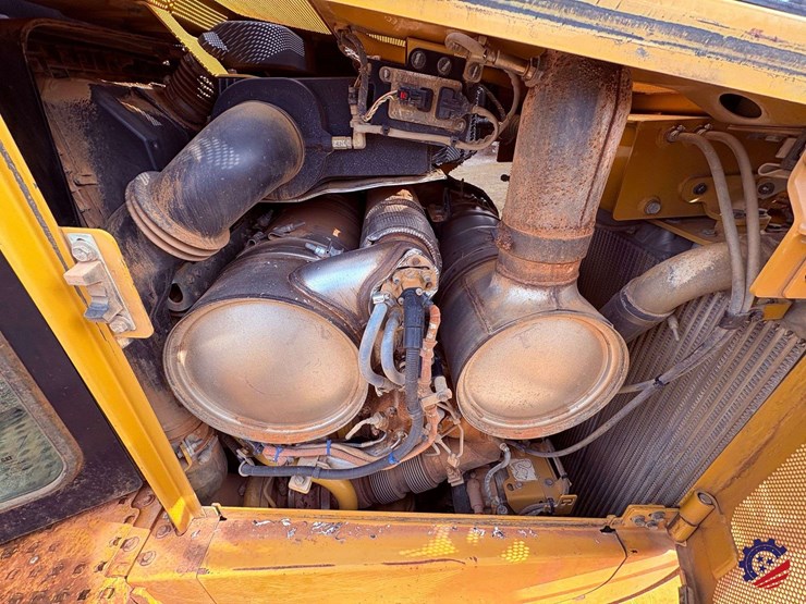 2019-caterpillar-d6t-xw-image-119