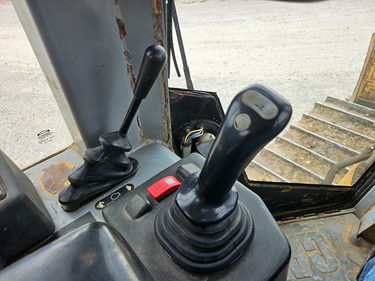 2002-caterpillar-d5g-xl-image-41