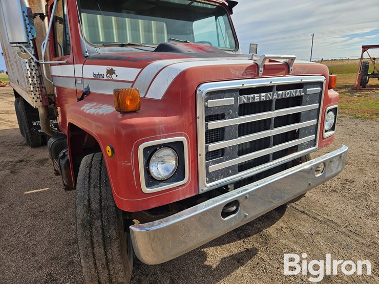 1981-international-dt466-image-11