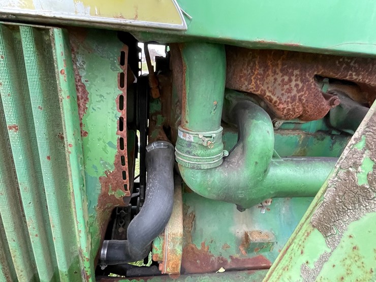 john-deere-4010-image-12