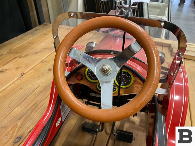 ranch-and-home-fire-chief-toy-pedal-fire-engine-image-9