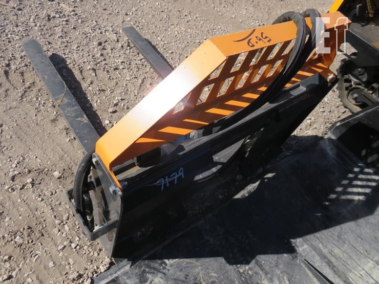 set-of-hydralic-skid-loader-forks-image-3