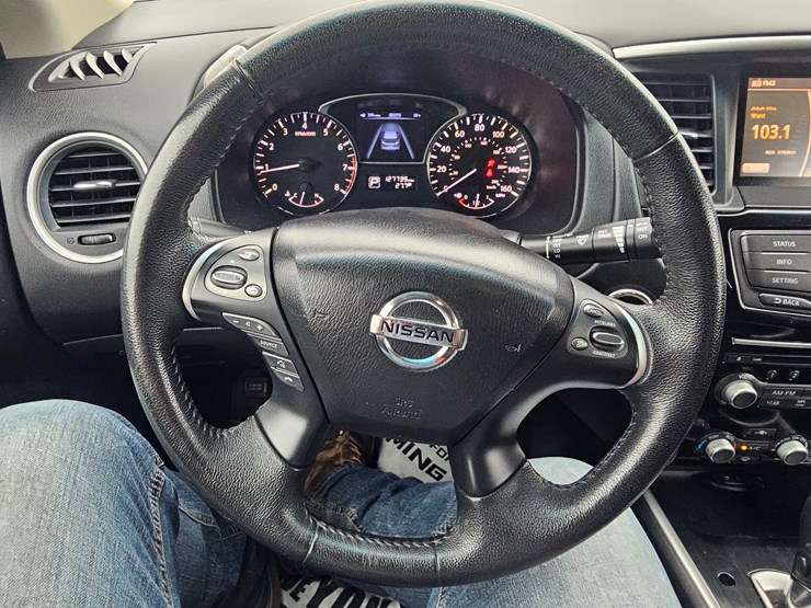 2013-nissan-pathfinder-image-39