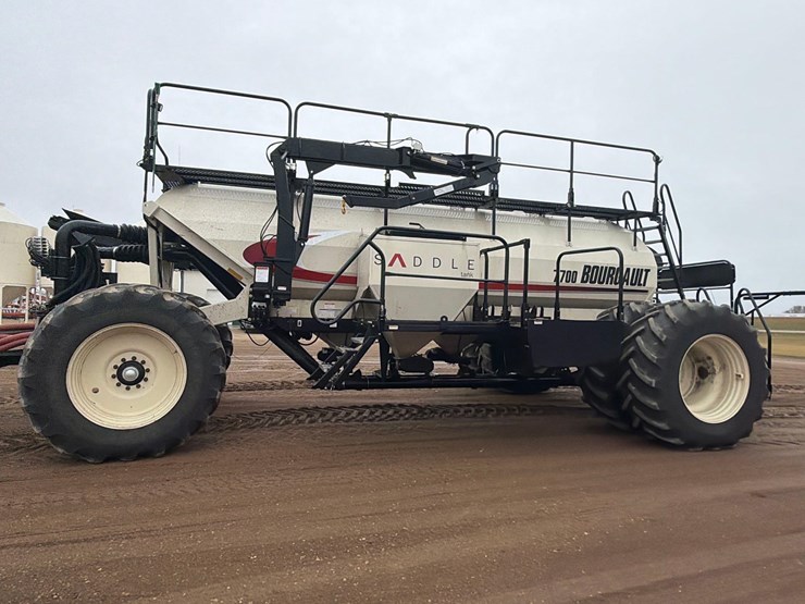 2016-bourgault-3320-66-image-42