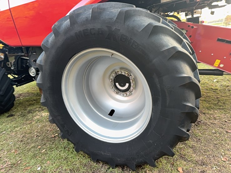 2018-case-ih-8240-image-26