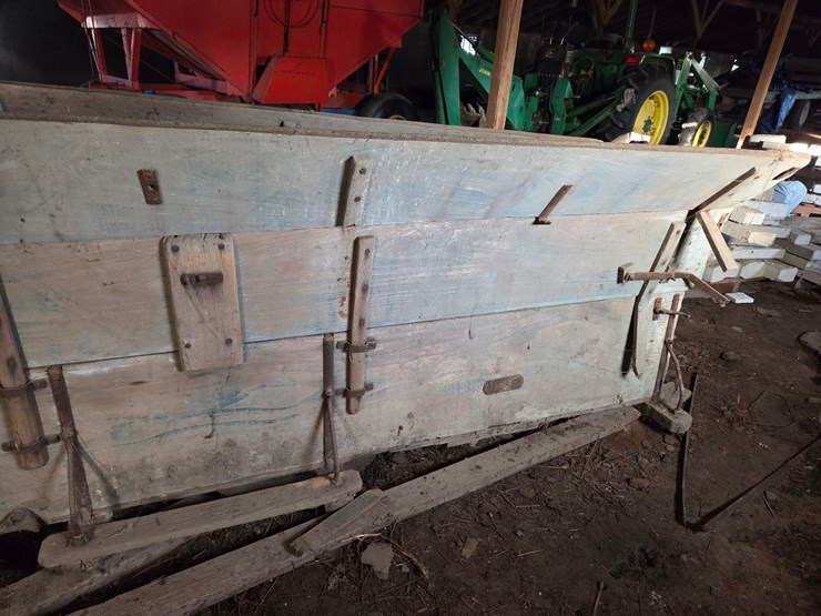 wooden-buck-board-wagon-image-8