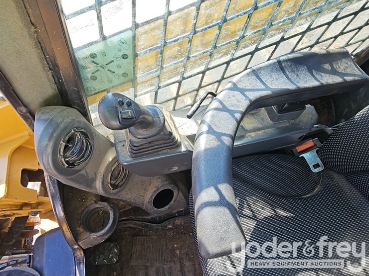 2023-caterpillar-299d3-xe-image-30