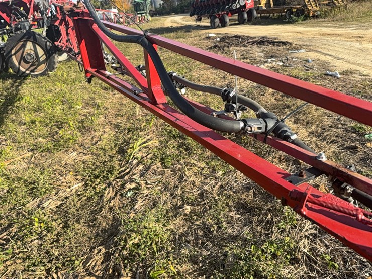 case-ih-3185-patriot-sprayer-image-56