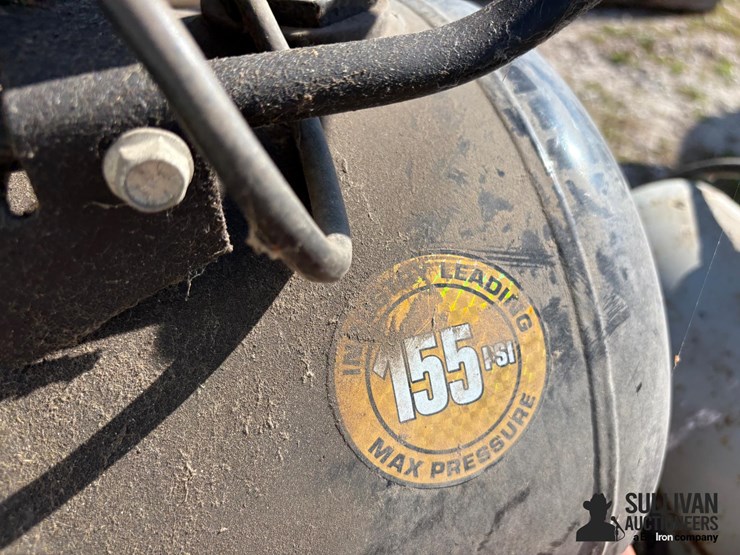 air-compressor-w/-air-tanks-image-15