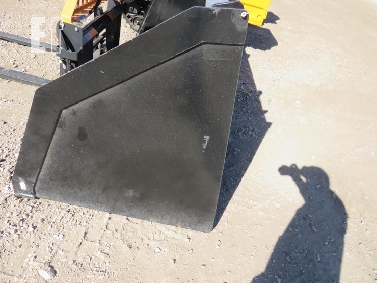 skid-loader-snow-bucket-image-3