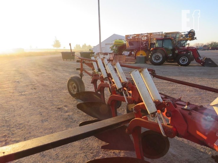 international-720-image-10