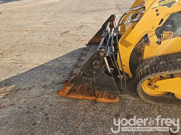 2023-caterpillar-259d3-image-12