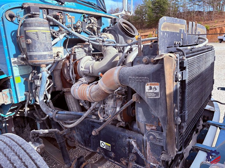 2012-peterbilt-337-image-22