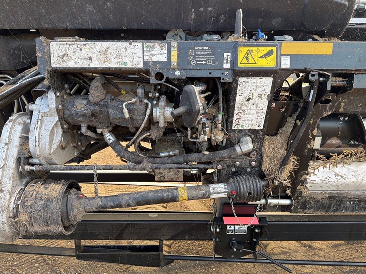 2024-mac-don-fd245-image-16