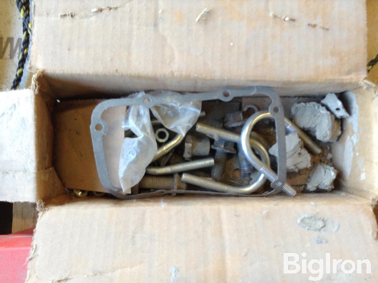 pallet-of-trucking-&-towing-items-image-9