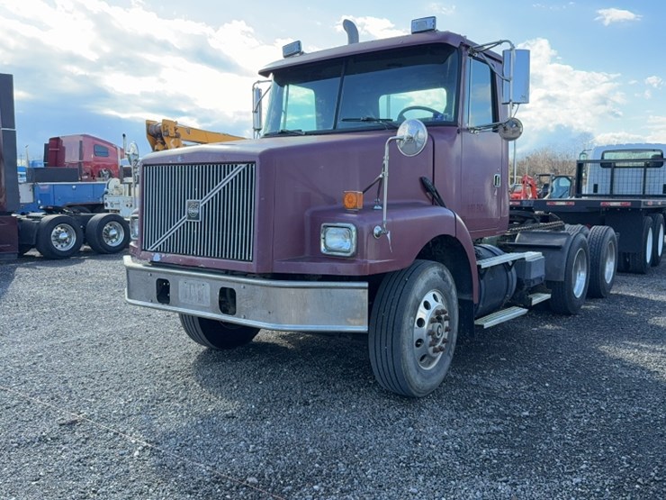 1998-cummins-m11-image-1