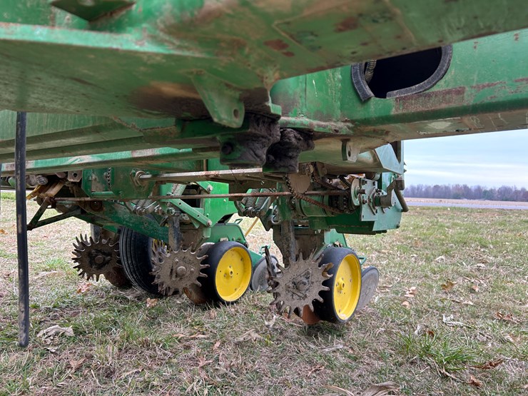 john-deere-7200-image-33