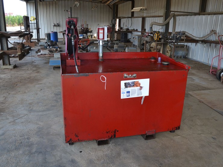 approx-200-gallon-hydraulic-oil-tank-w/-hose-reel-&-air-pump-image-2