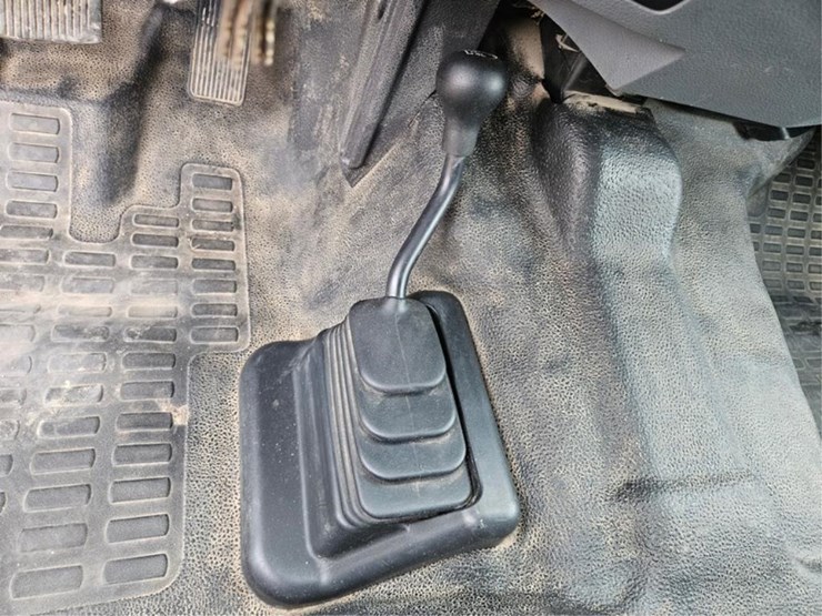 2016-ford-550-image-39