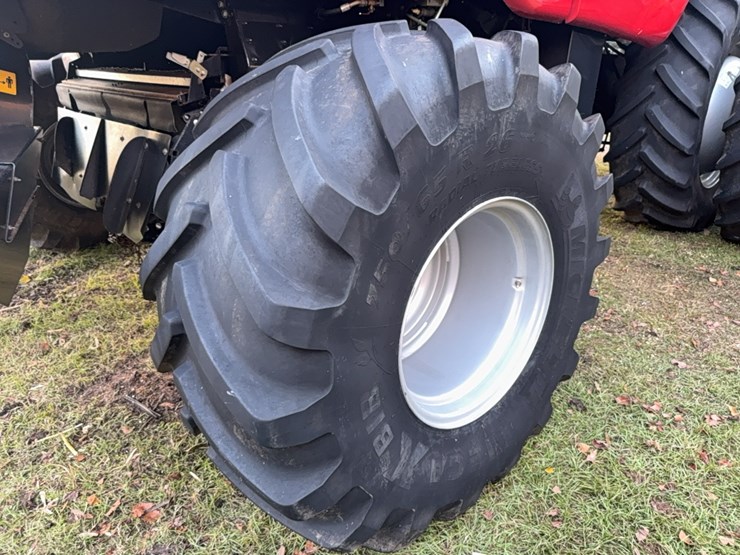 2018-case-ih-8240-image-19