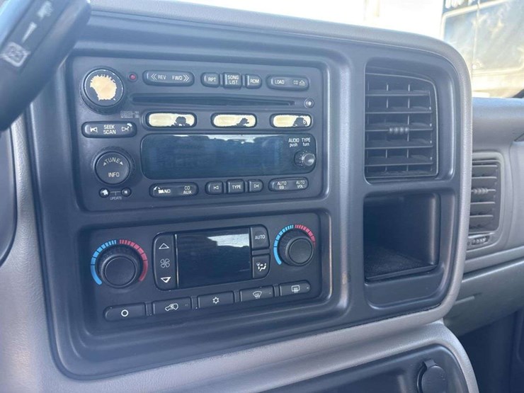 2005-gmc-sierra-2500-image-22