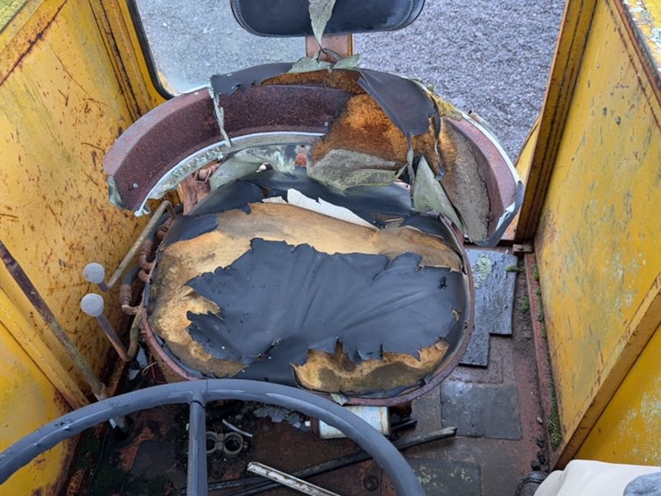 minneapolis-moline-g1000-image-17