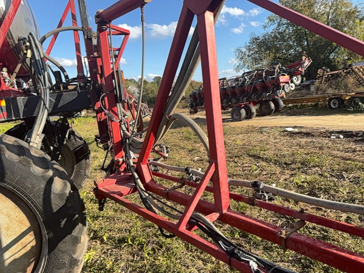 case-ih-3185-patriot-sprayer-image-66