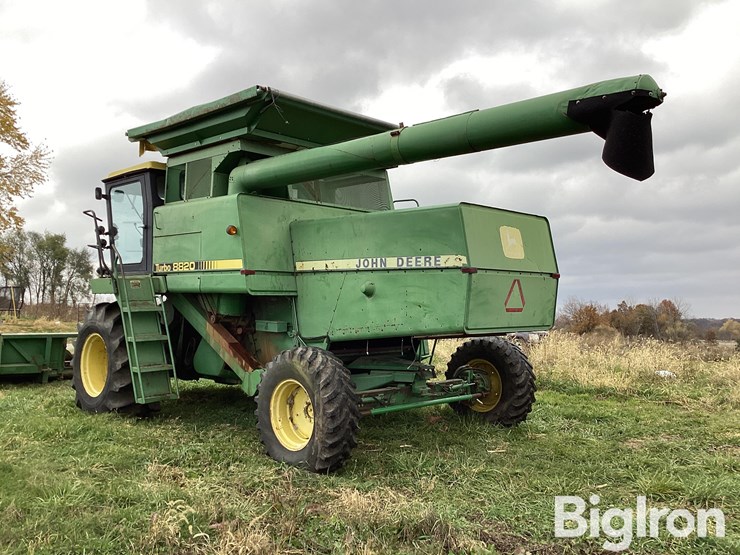 1983-john-deere-8820-image-7