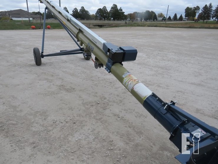 harvest-international-t832-image-2