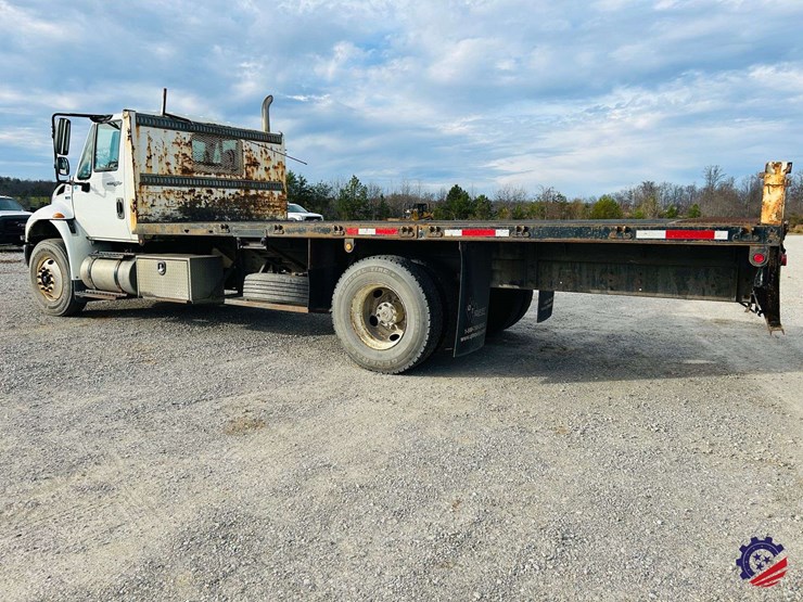 2013-international-durastar-4400-image-3