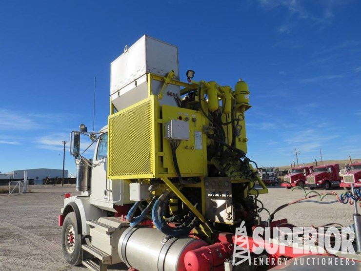 (x)-(5-64)-2013-western-star-w4900-3-axle-wet-kit...-image-10