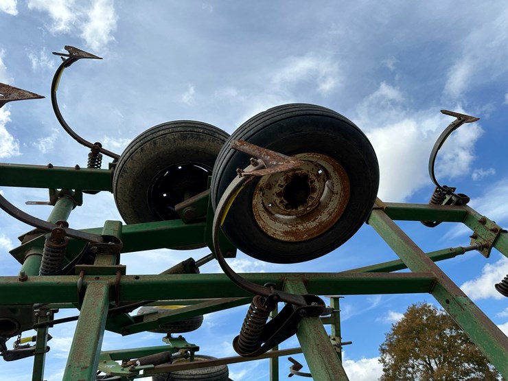 john-deere-38-image-10