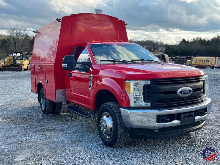 2017-ford-f350-xl-image-11