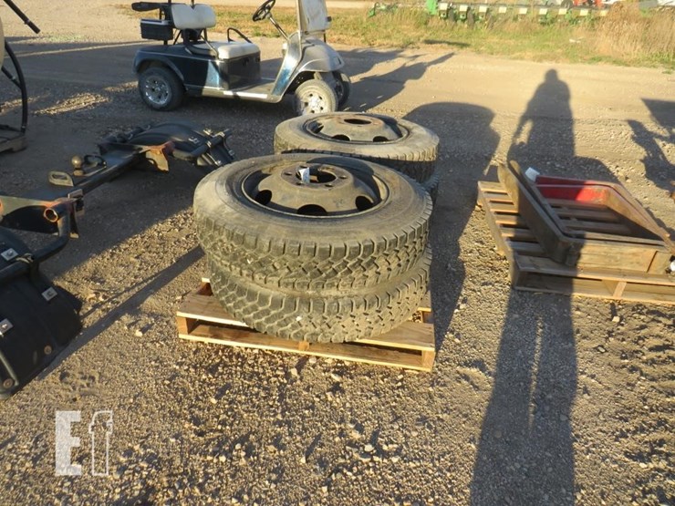 4-rims-and-tires-9r-225-image-2