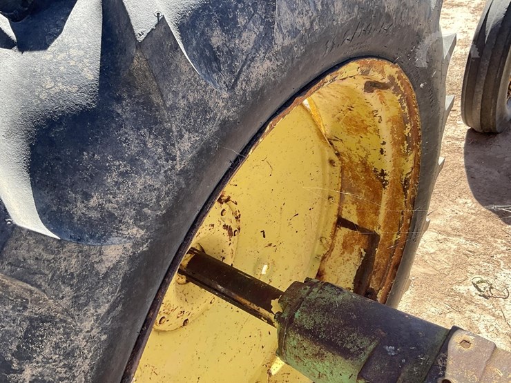 john-deere-420-image-9