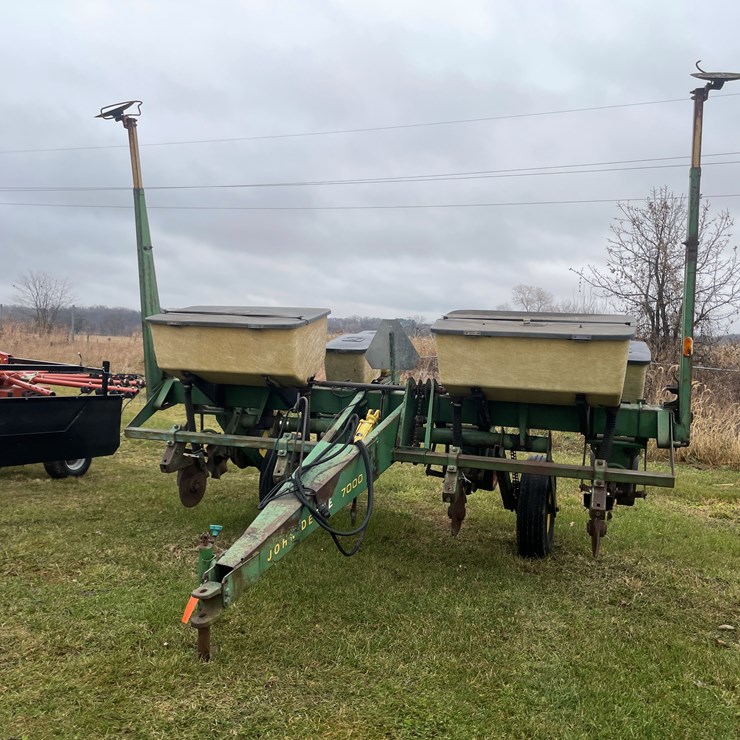 JOHN DEERE 7000