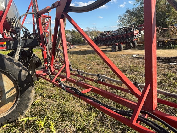case-ih-3185-patriot-sprayer-image-65