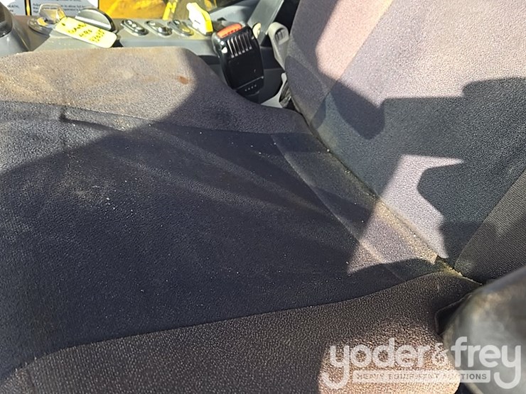 2022-komatsu-pc490-lc-11-image-117