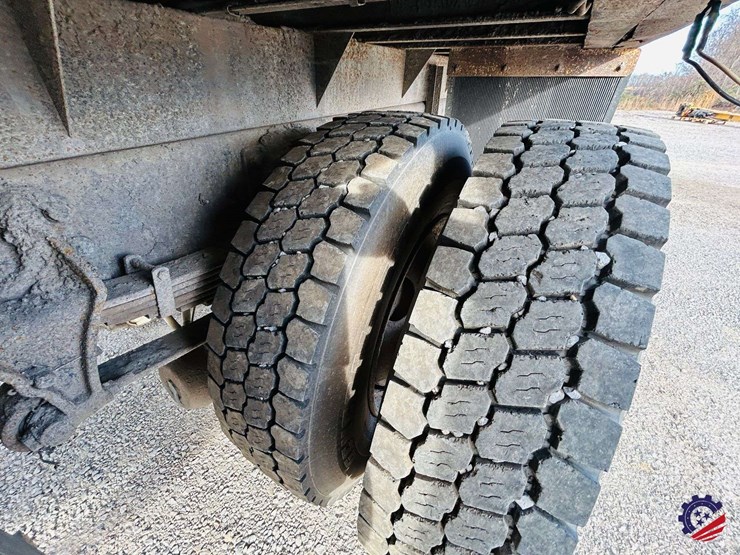 2013-international-durastar-4400-image-57