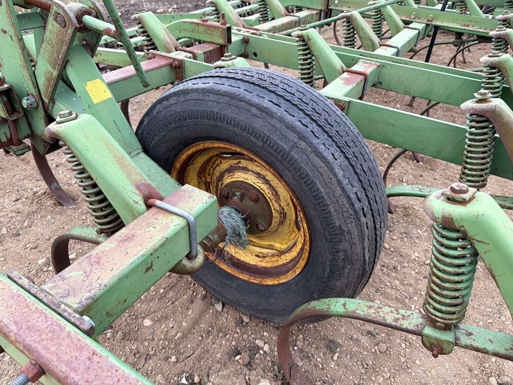 john-deere-1100-image-3