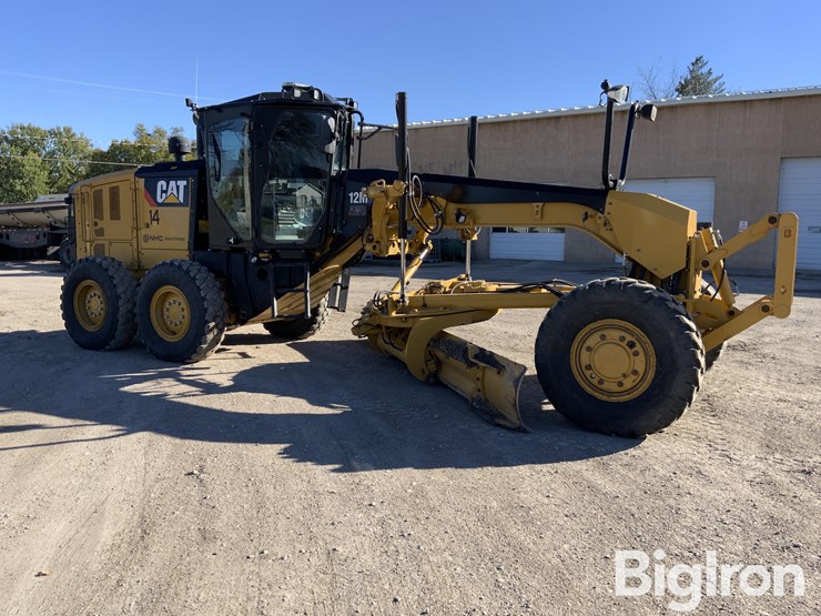 2018-caterpillar-12m3-awd-image-3