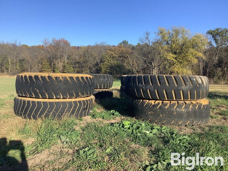 caterpillar-rims-&-tires-image-2